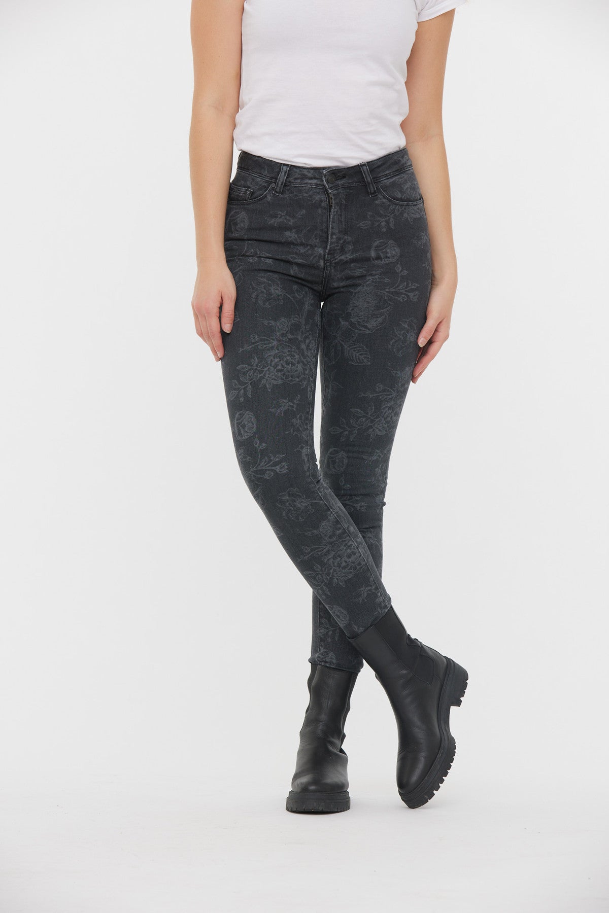 Jean JAMIA Grey Flower L30