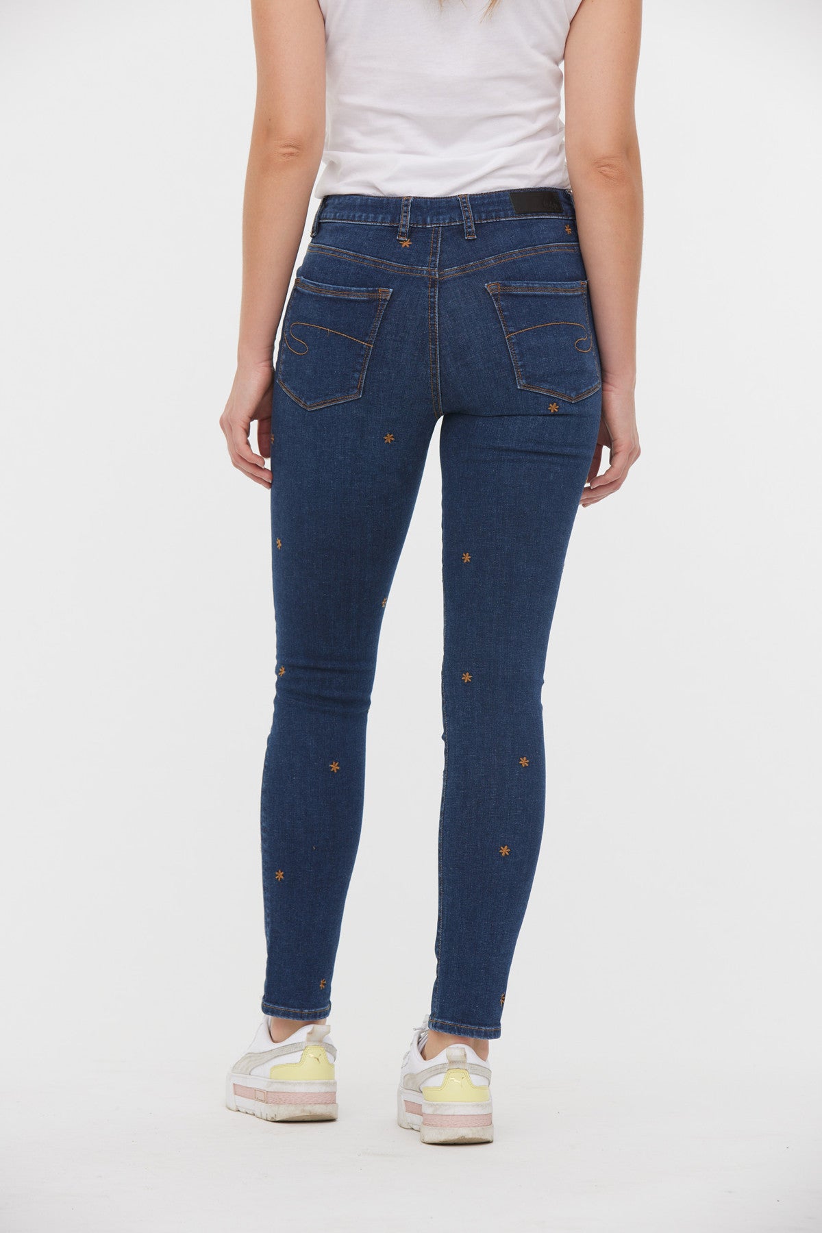 Jean LC135F Stone Used L30