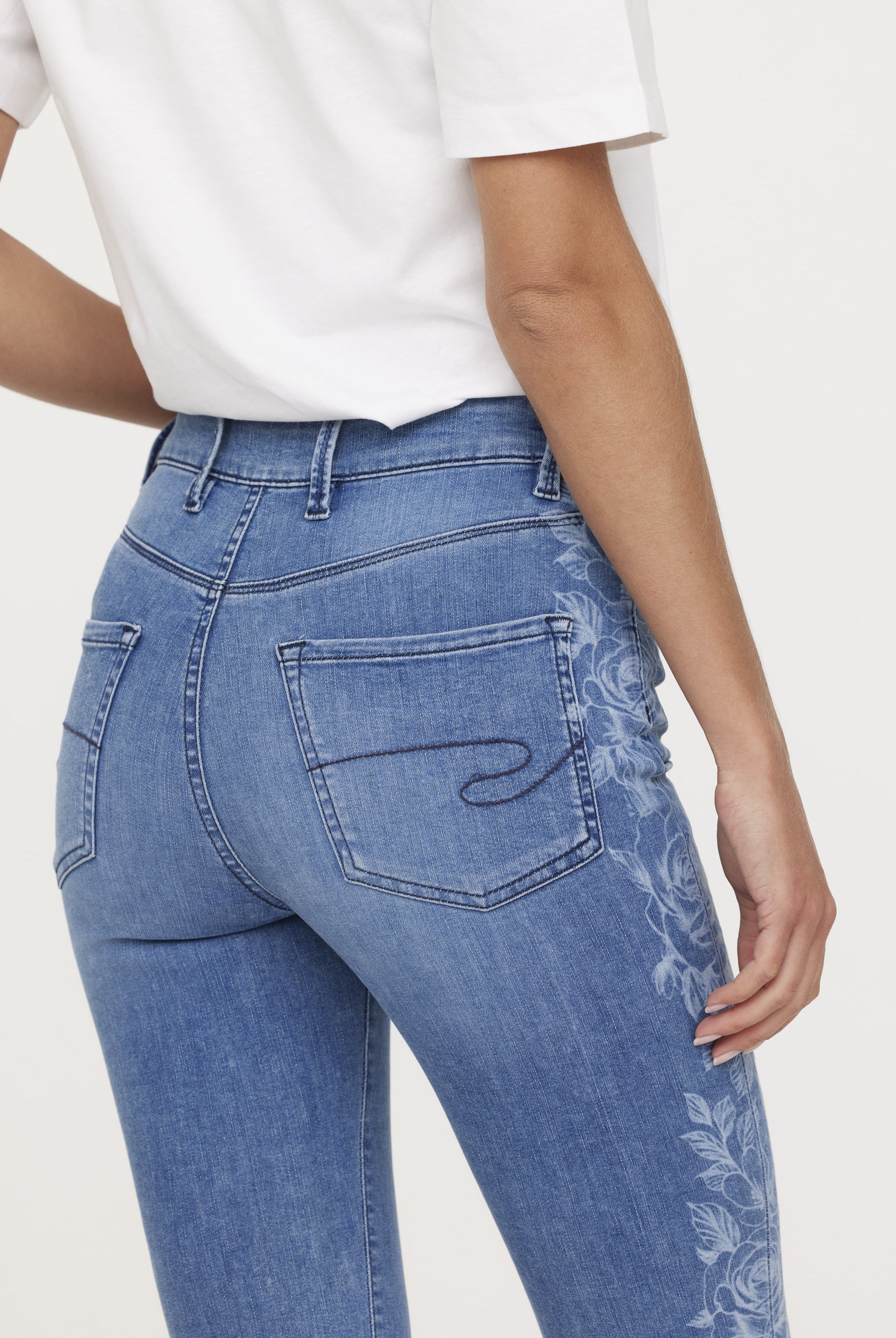 Jean LC135 Medium Blue Lazer