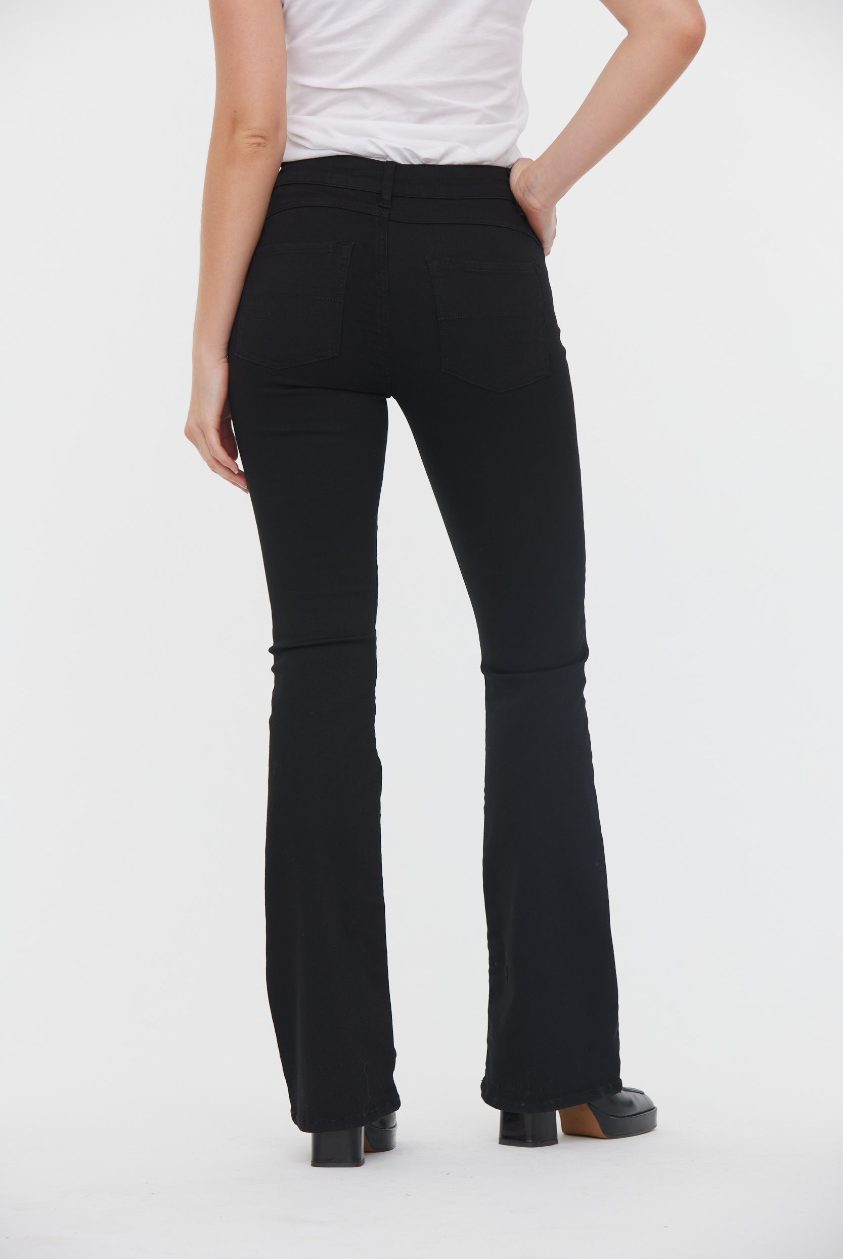 Jean Jeden Black Black