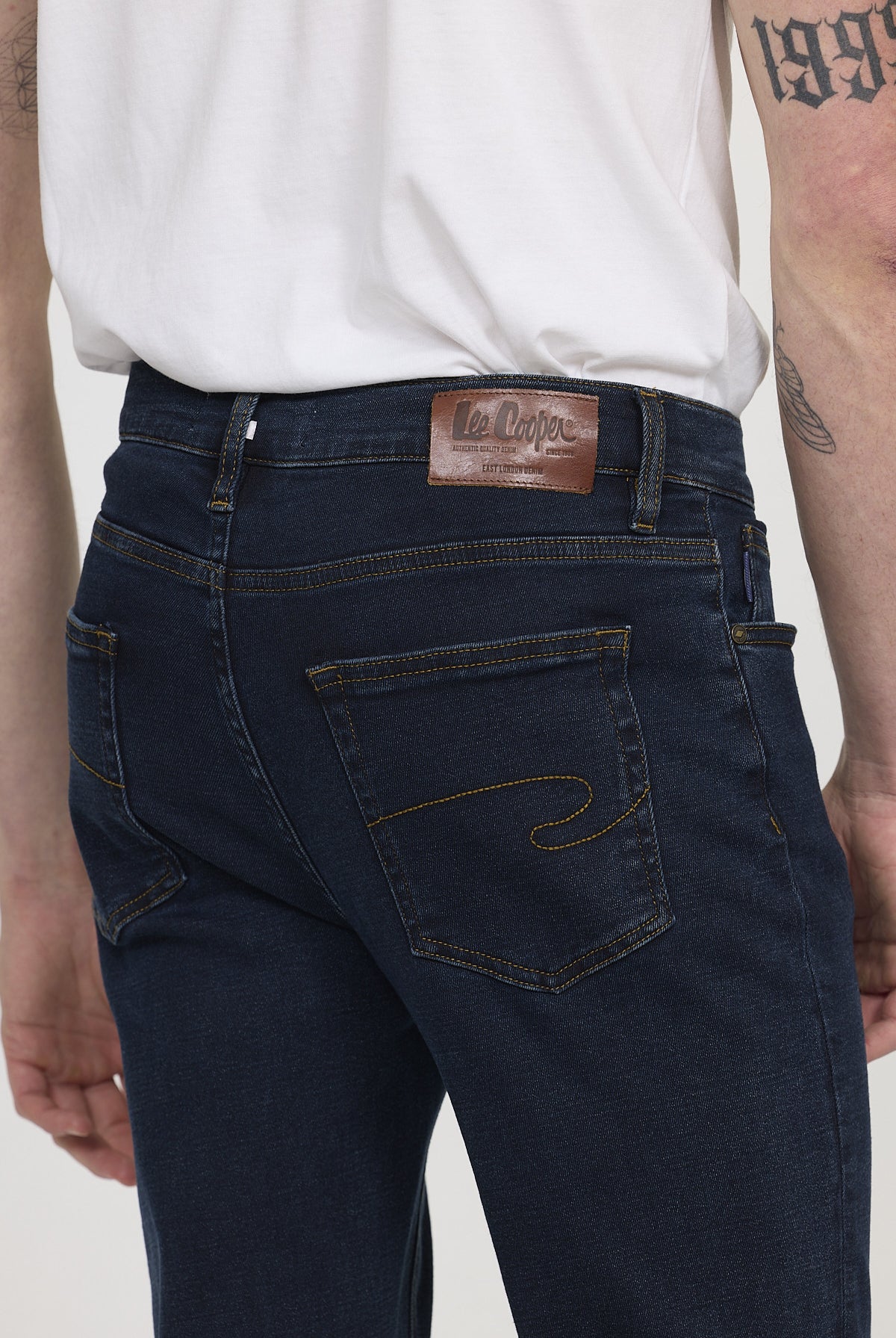Jean LC126 Blue black stone