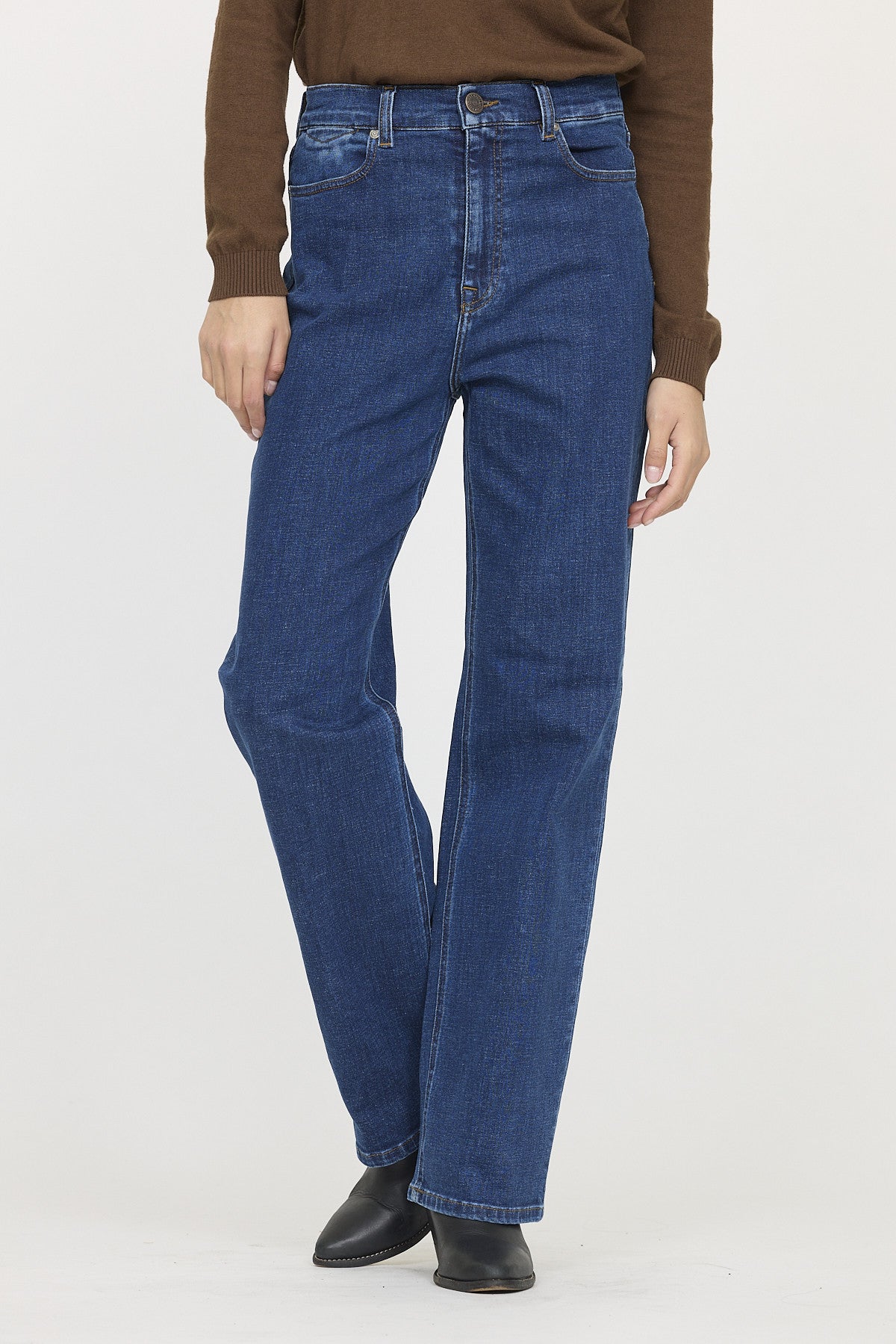 Jean LC151 Stone