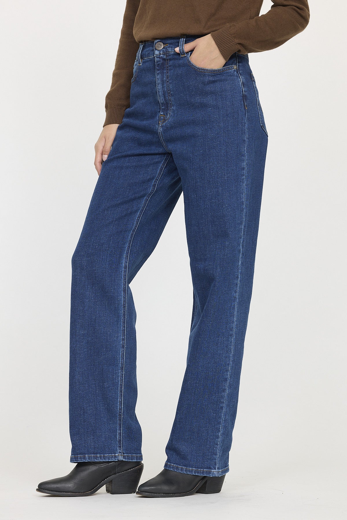 Jean LC151 Stone