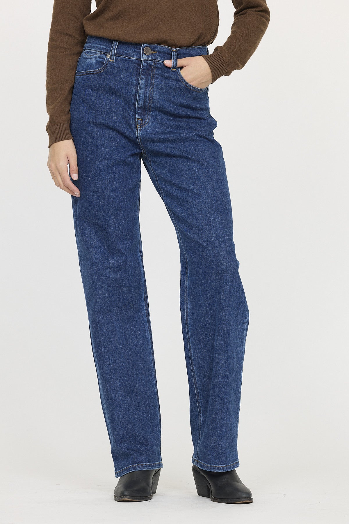 Jean LC151 Stone