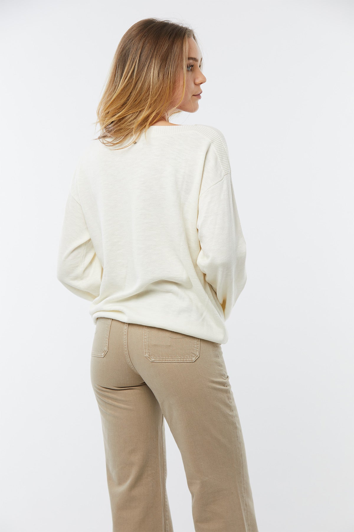 Pull CEA Ivory