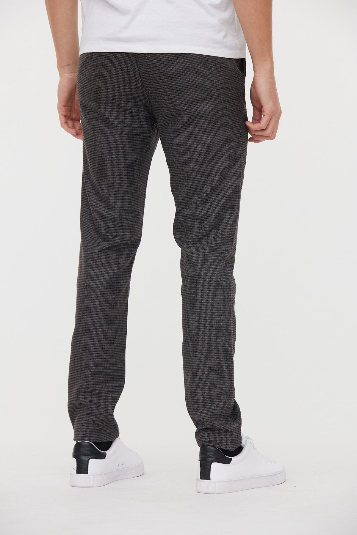 Pantalon chino NEILS Anthracite / Bordeaux L32