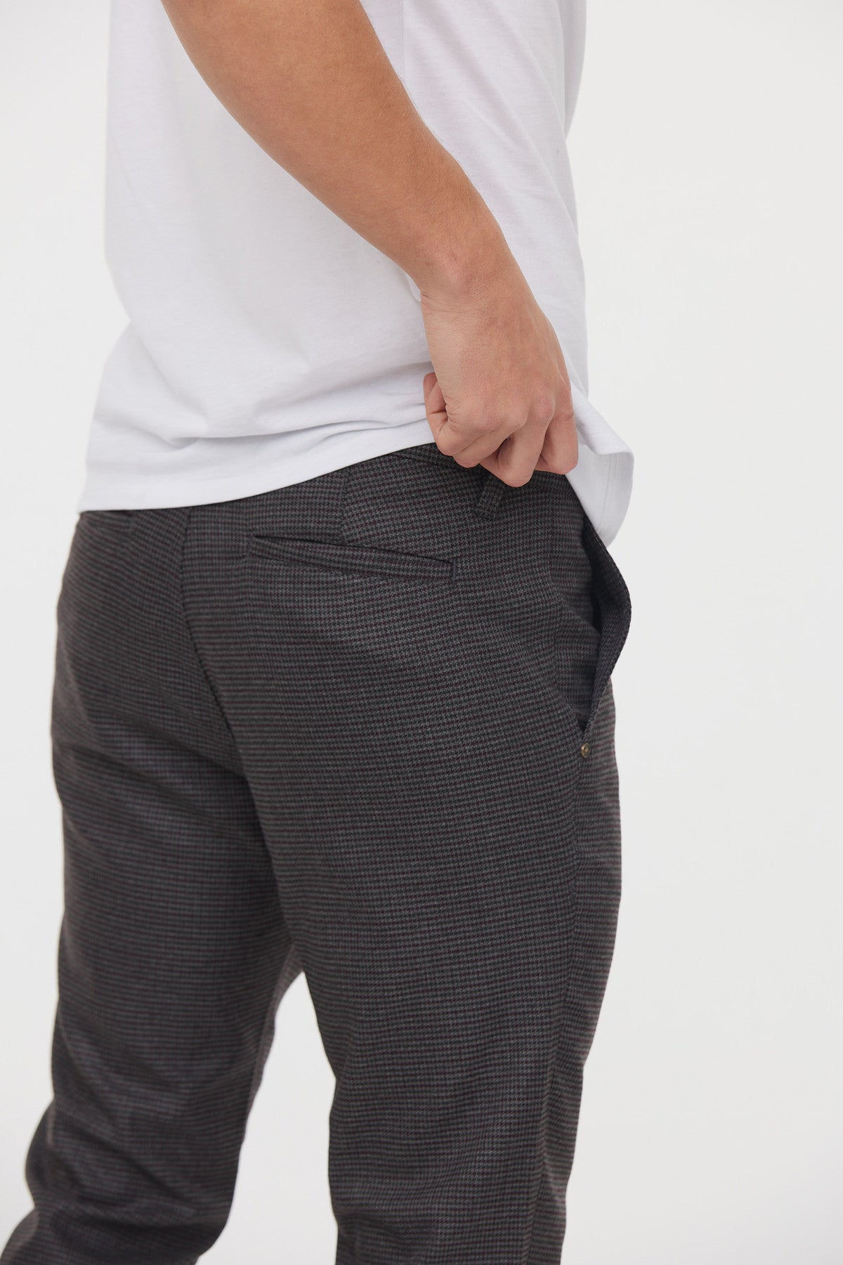 Pantalon chino NEILS Anthracite / Bordeaux L32