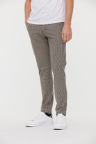 Pantalon chino NEILS Argile Beige L32
