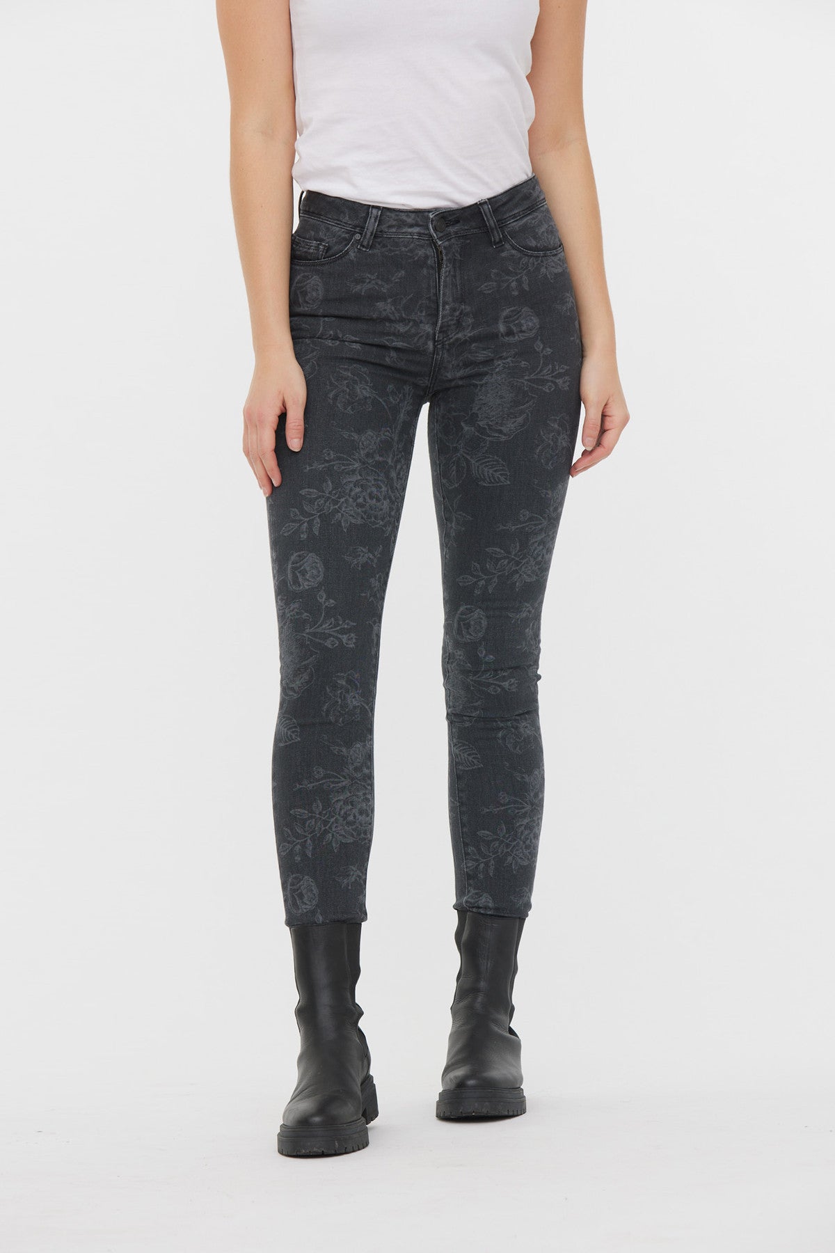 Jean JAMIA Grey Flower L30