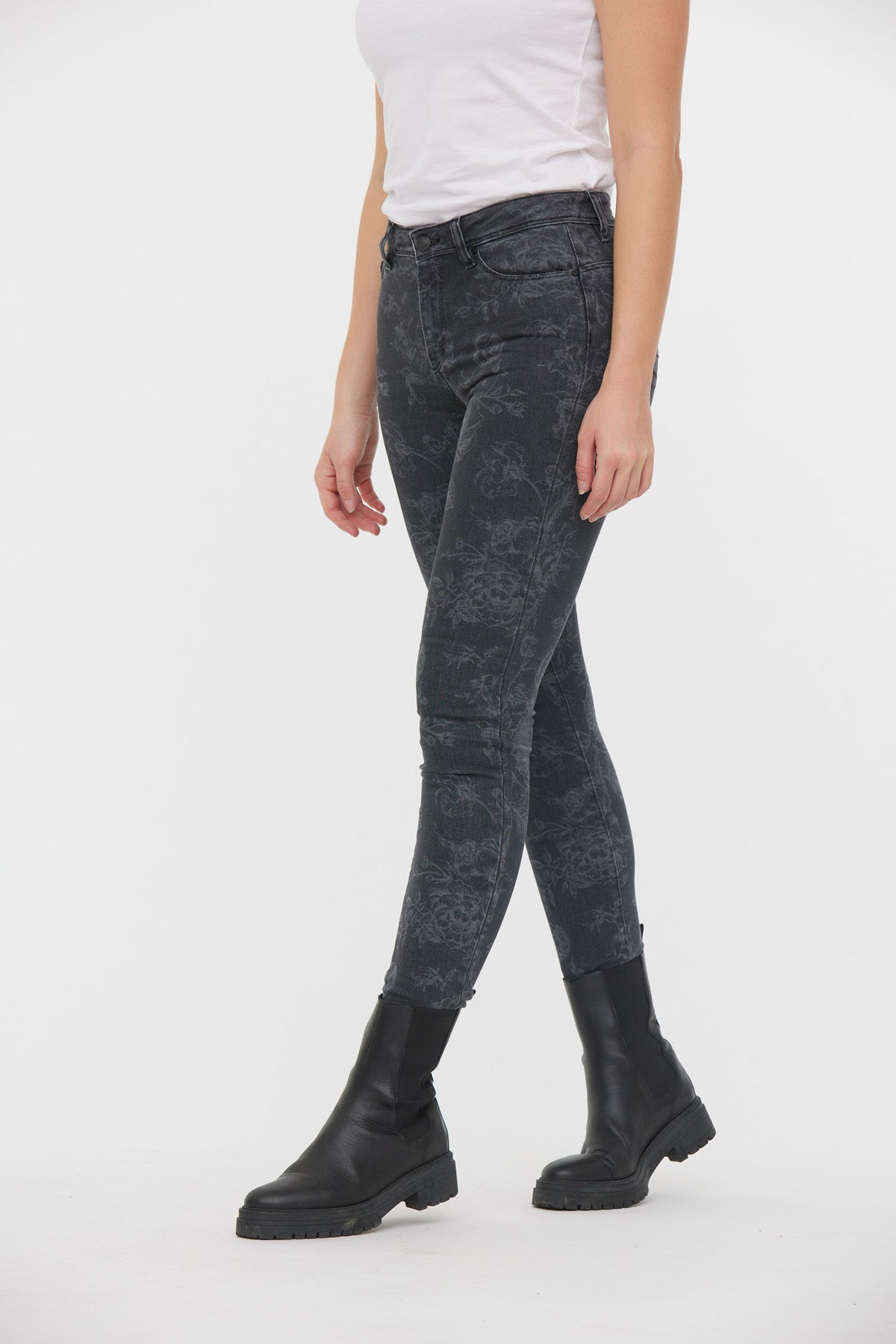 Jean JAMIA Grey Flower L30