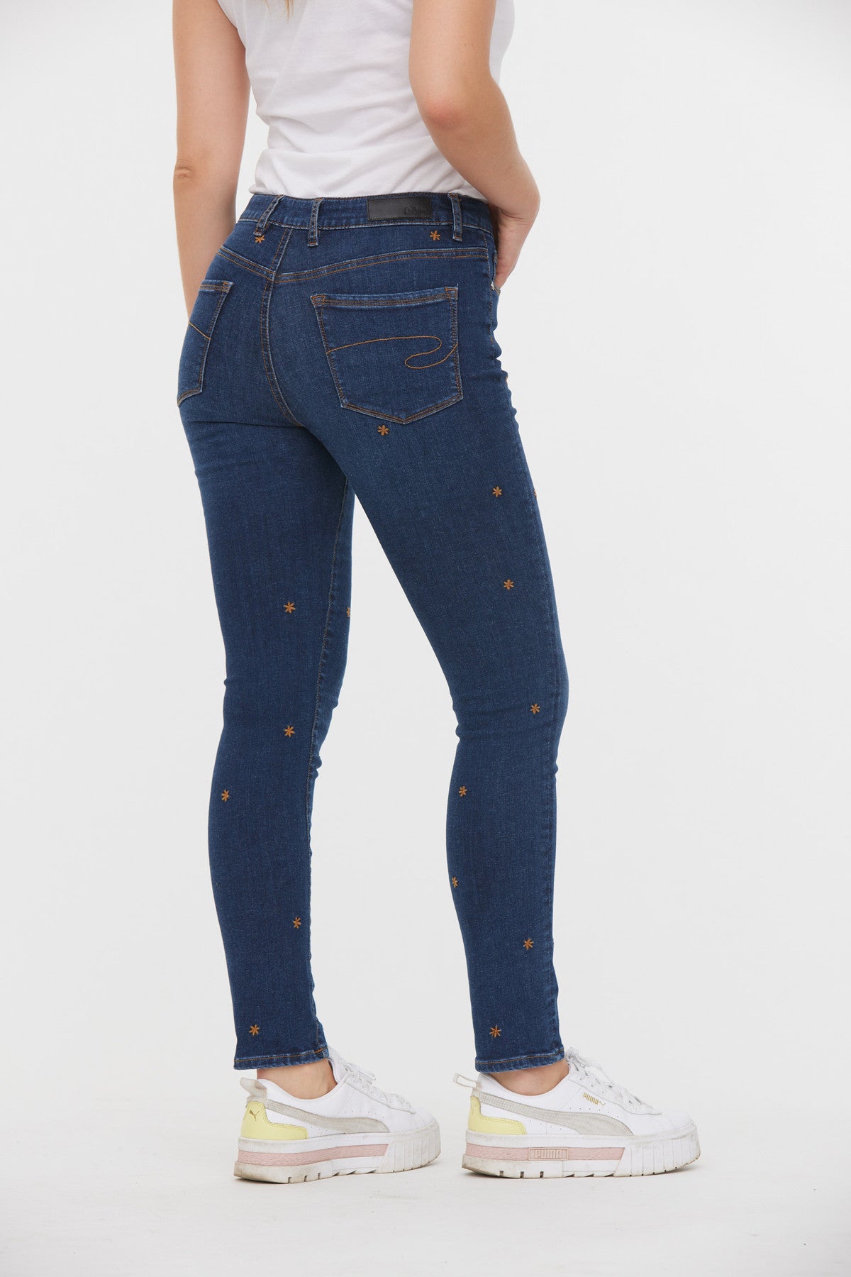 Jean LC135F Stone Used L30