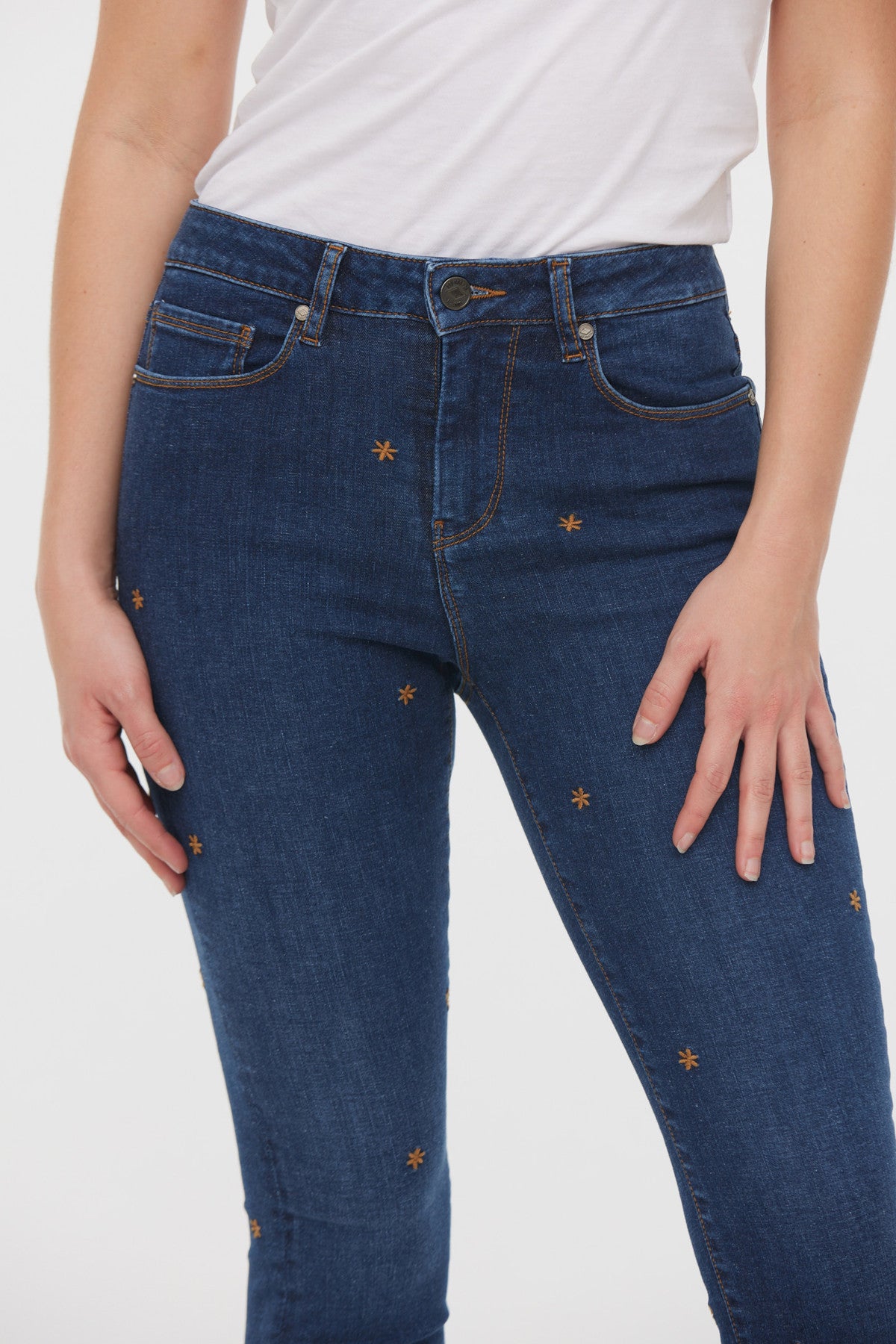 Jean LC135F Stone Used L30