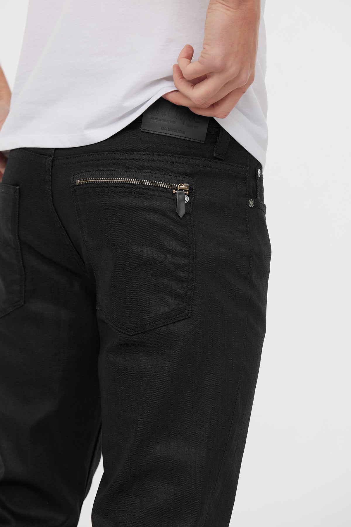 Pantalon LC122ZP Black Coatted L34