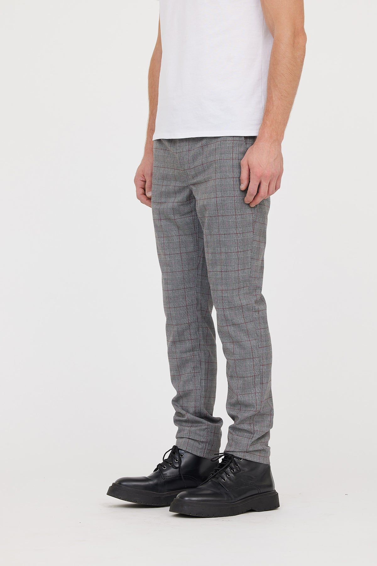 Pantalon chino NEILS Gris / Bordeaux L32