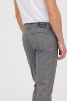 Pantalon chino NEILS Gris / Bordeaux L32