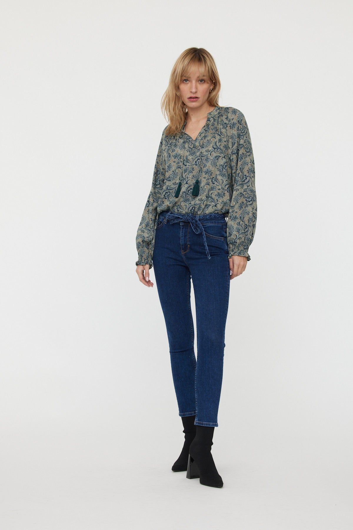Jean LC135 Stone