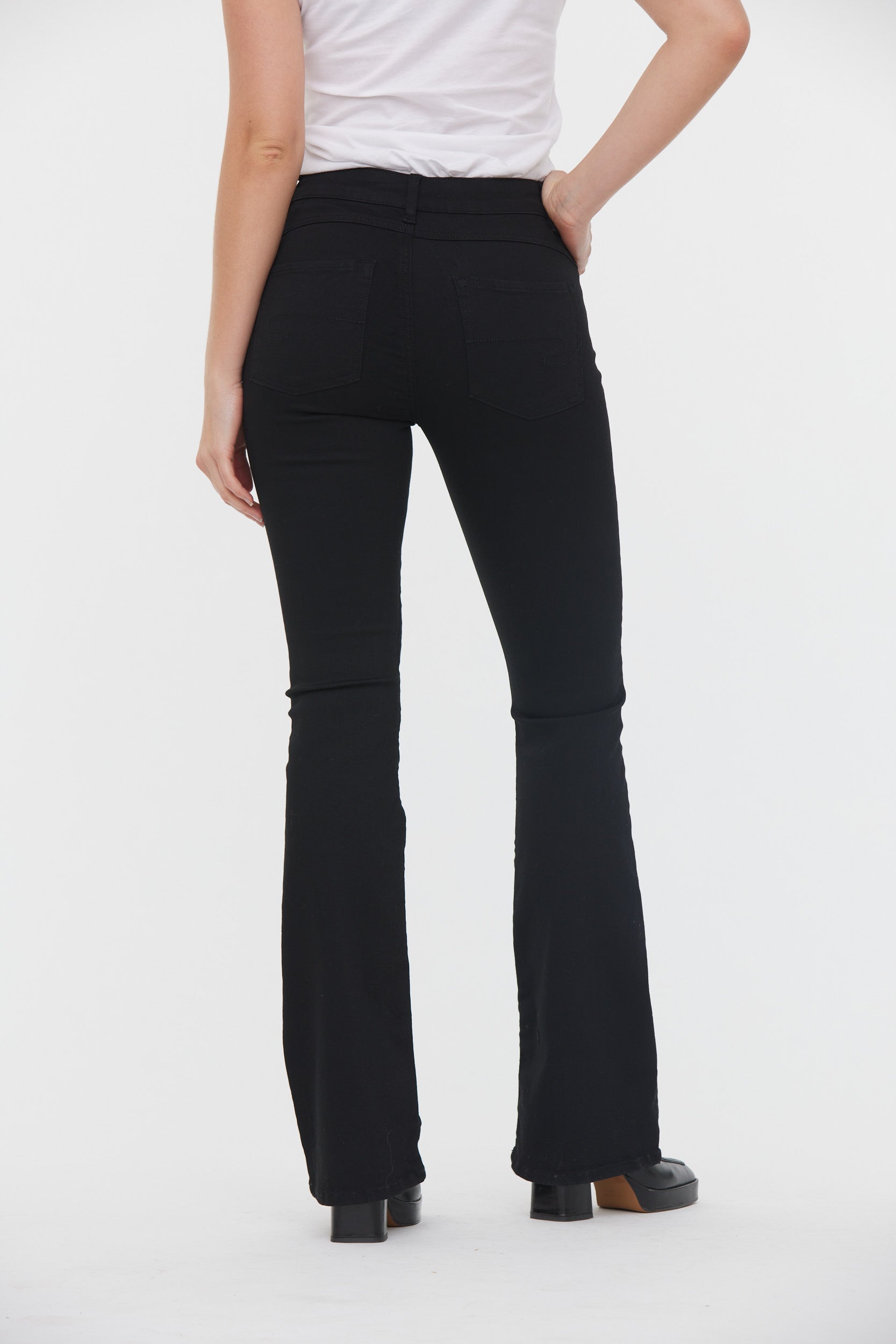 Jean Jeden Black Black