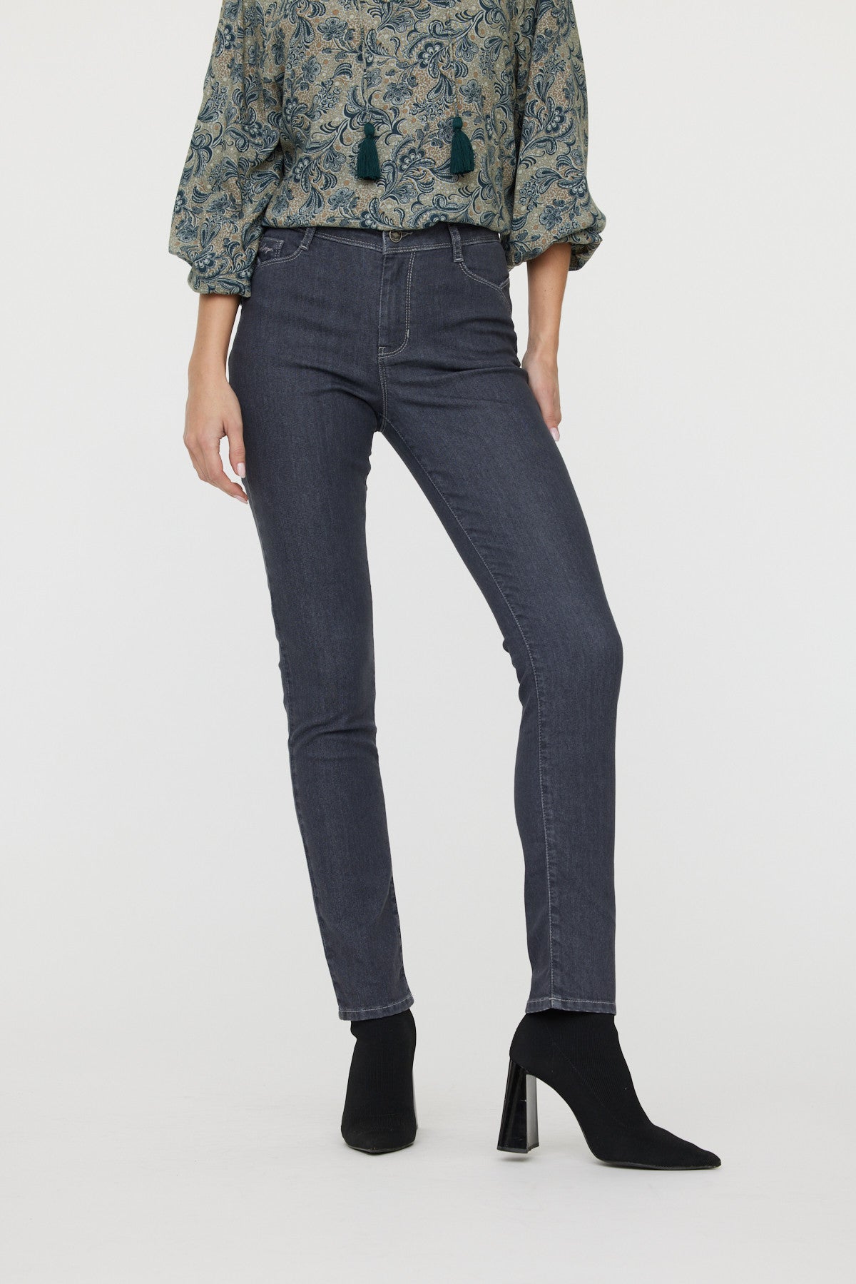 Jean Jinnie Grey Used