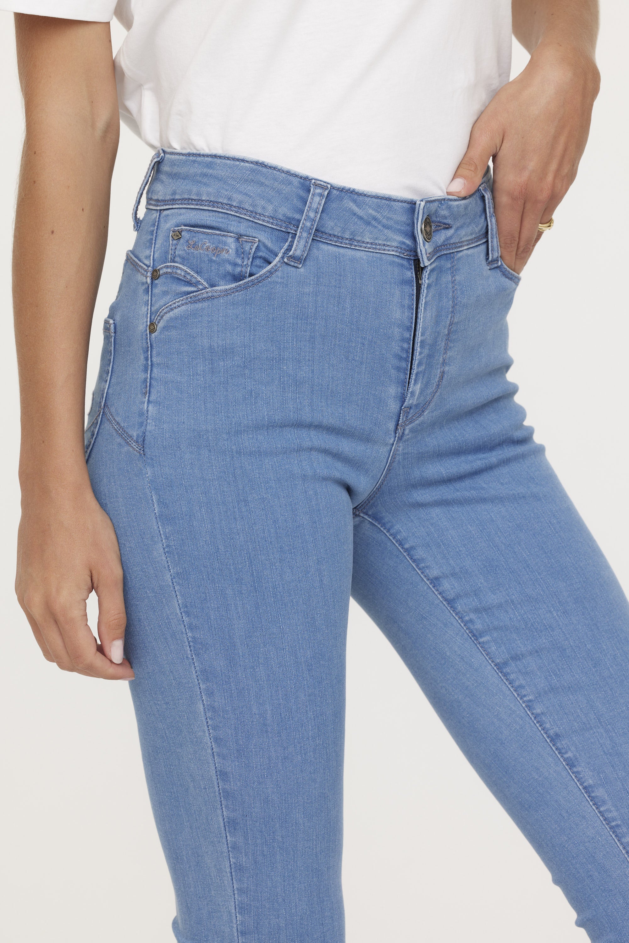 Jean JINNIE Light Blue Brushed