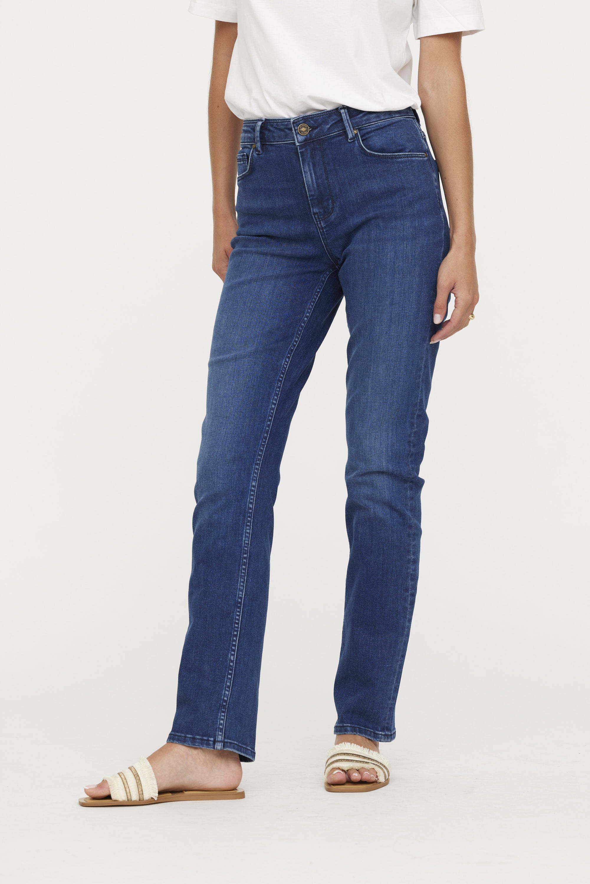 Jean LC161 Dark Medium Brushed
