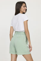 Short NADA Opaline