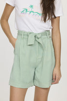 Short NADA Opaline