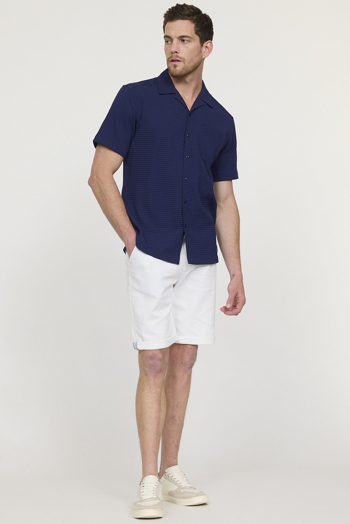 Short NARO Blanc