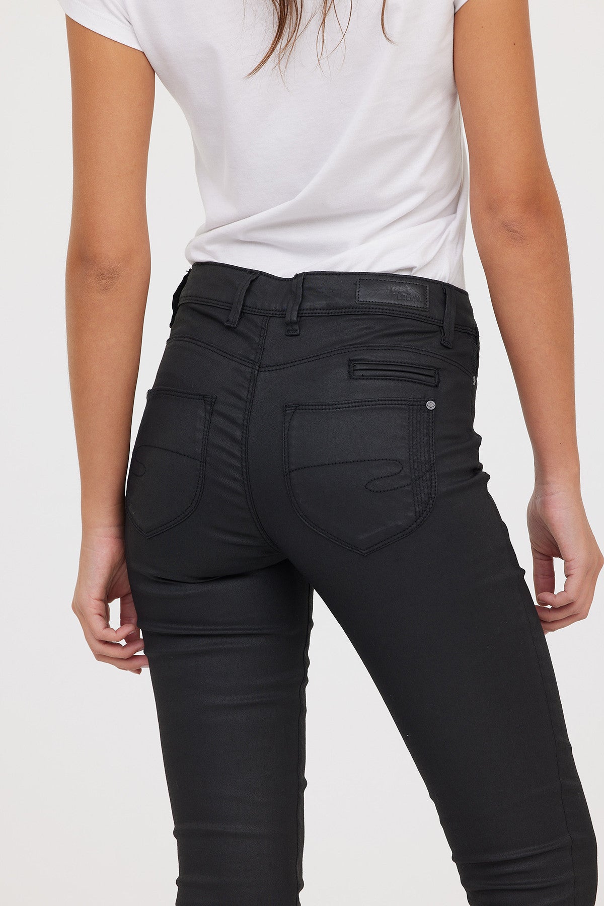 Jean JANA Black Coatted L32