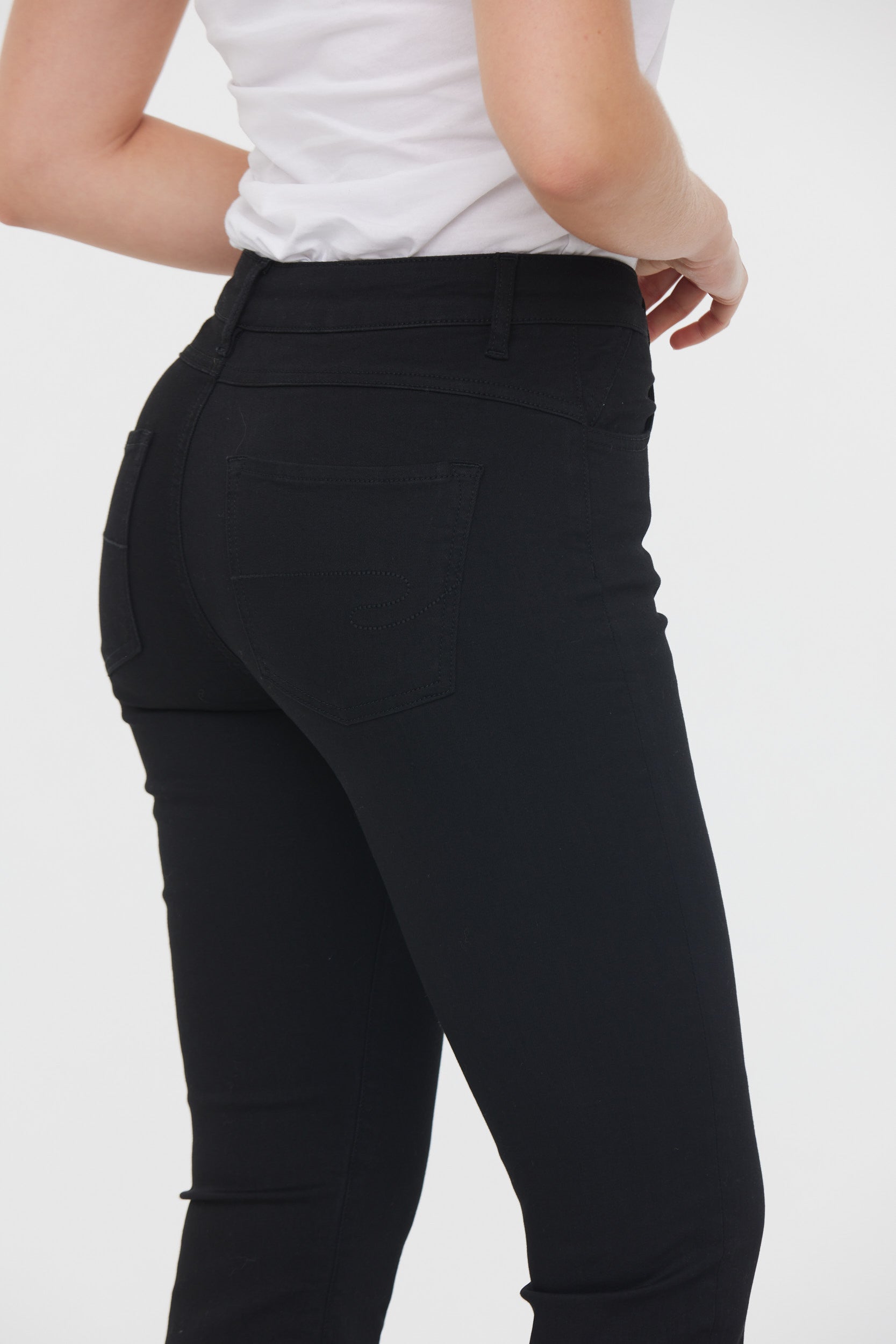 Jean Jeden Black Black