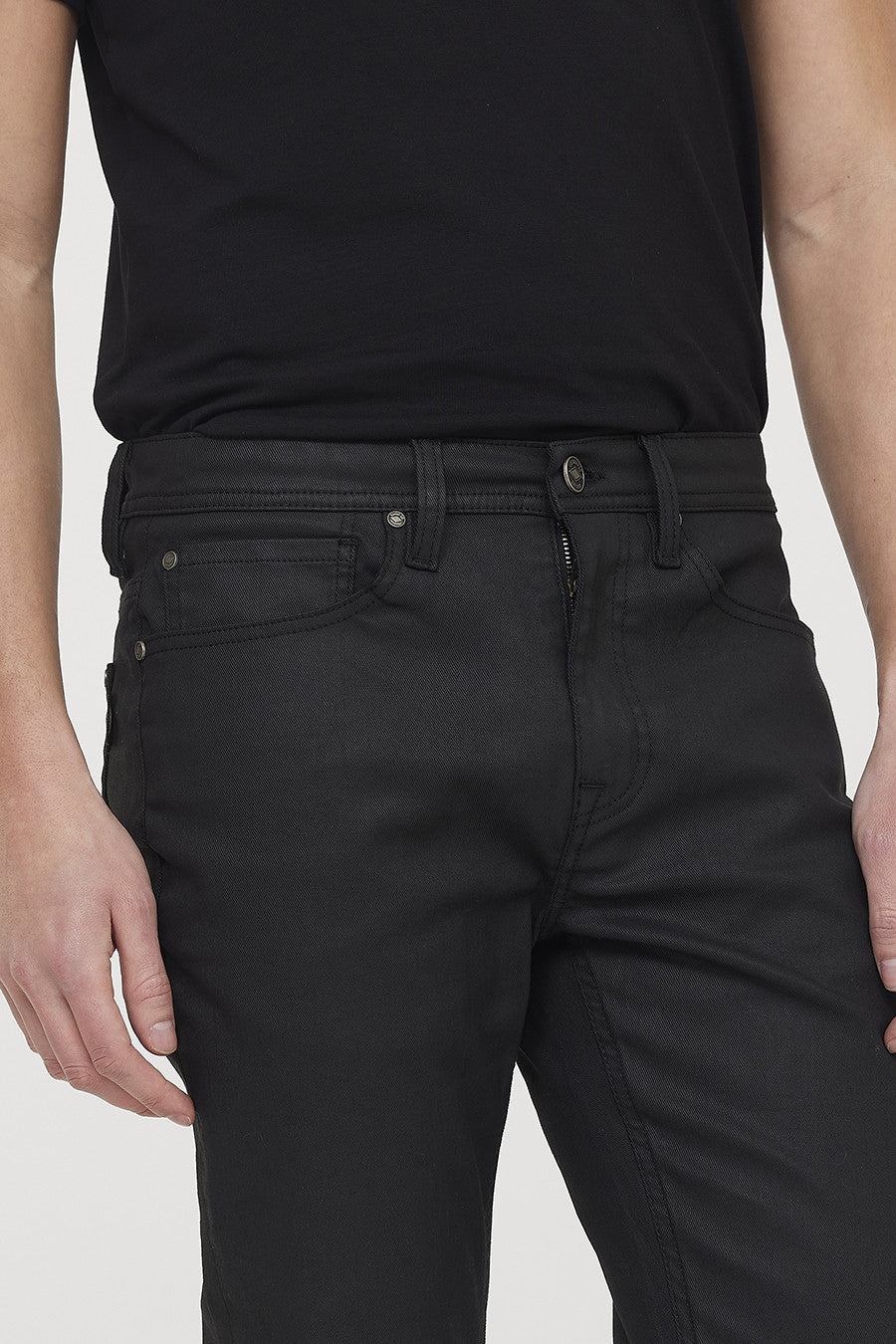 Jean LC122 Black coatted