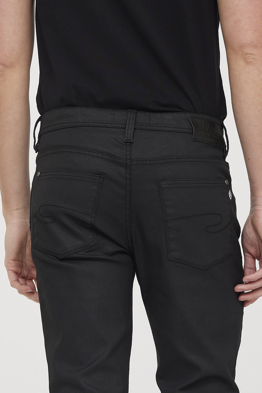 Jean LC122 Black coatted