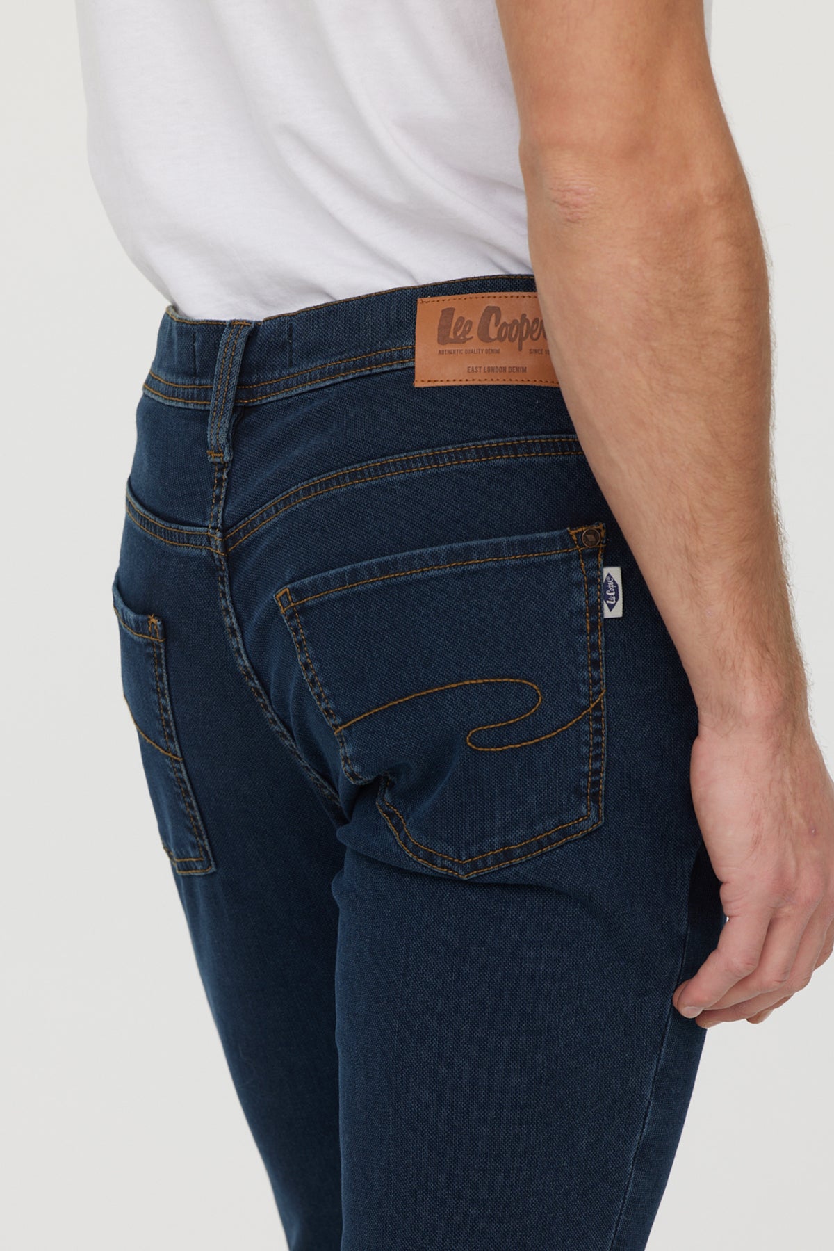 Jean LC122 Double Stone Piqué