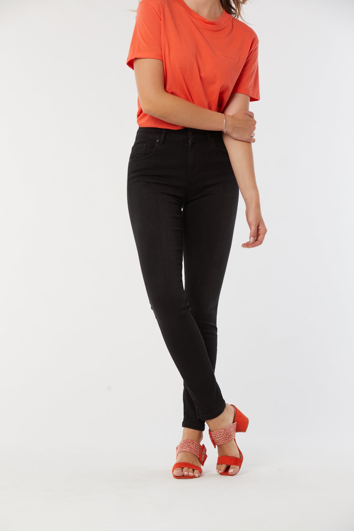 Jean LC135 Black L32