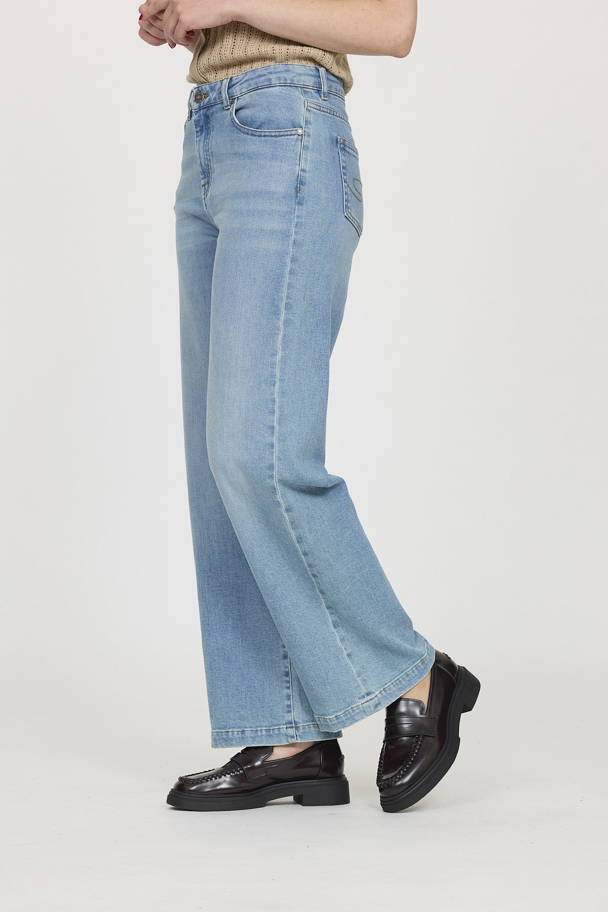 Jean LC171 Bleached brushed