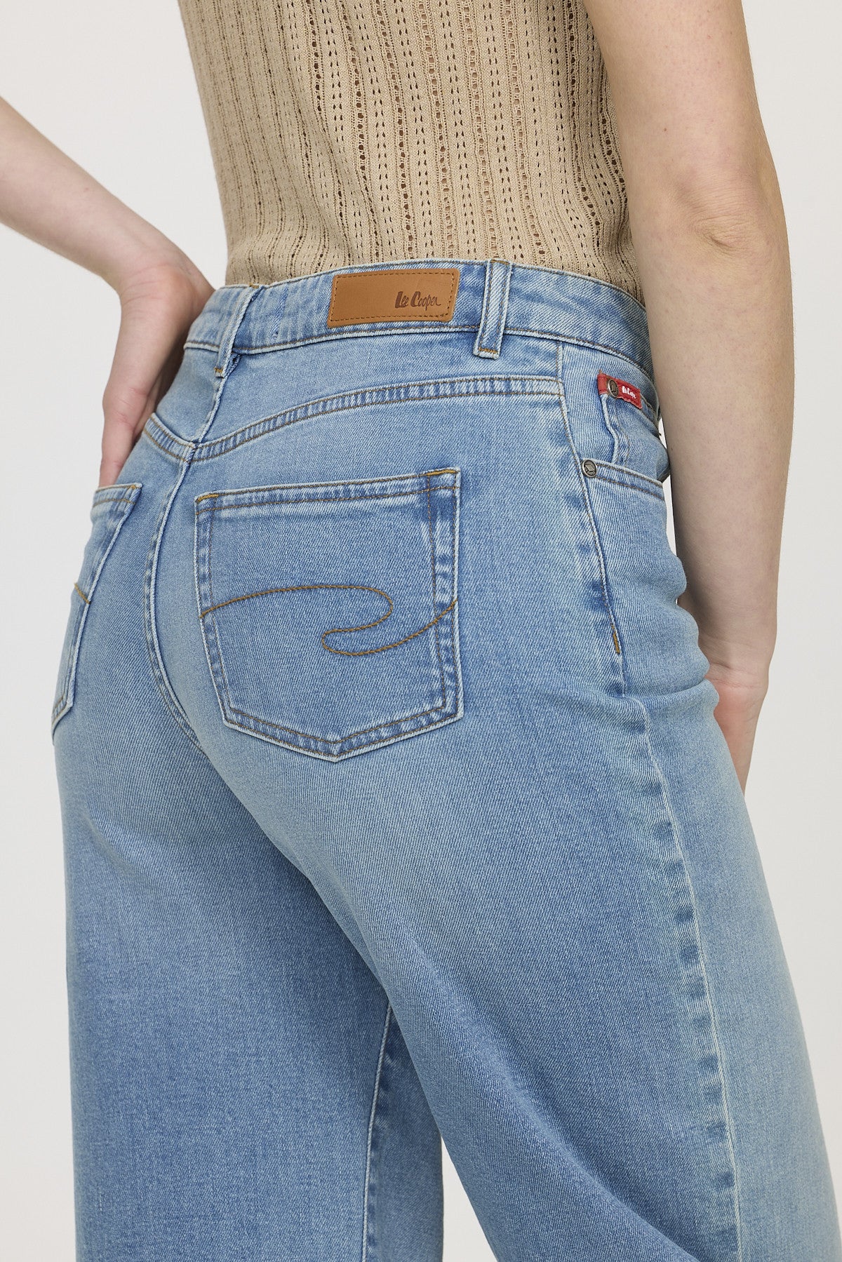 Jean LC171 Bleached brushed